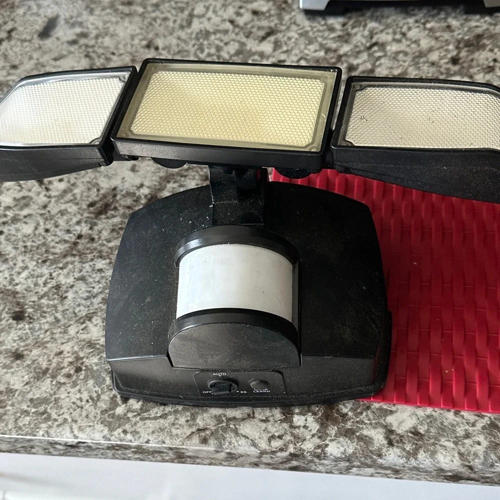 Battery operated solar panel outdoor lights